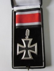 ナチスドイツ軍騎士十字章ケース付き、レプリカ
