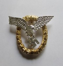 ナチスドイツ軍人造ダイアモンド付き空軍パイロット章、レプリカ