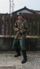 ナチスの軍服を着てサバゲーを!!!
