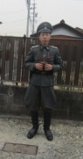 ナチス軍服でコスプレを!!!