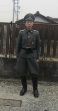 ナチス軍服でコスプレを!!!