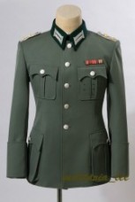 ナチス軍服、国防軍軍服記章付き、レプリカ
