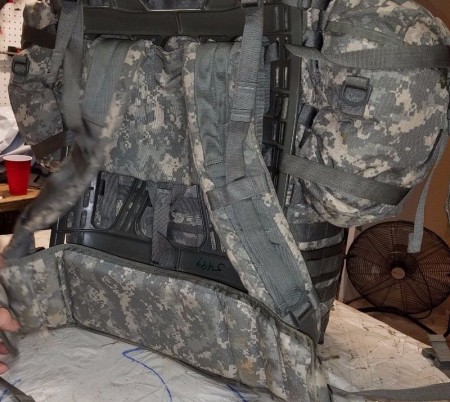 米軍超大型ACUデジタルカモ背負子付きリュックサック、中古極上品