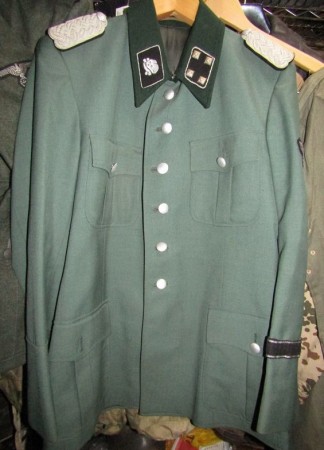ナチスドイツ軍　武装SS髑髏師団将校服　レプリカ