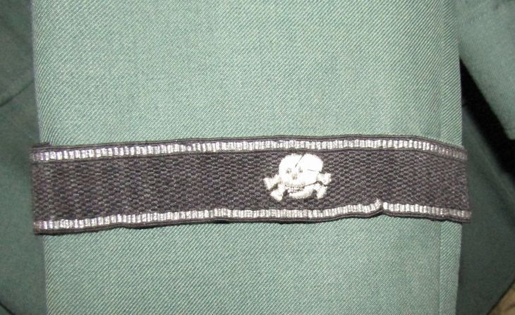 ナチスドイツ軍　武装SS髑髏師団将校服　レプリカ