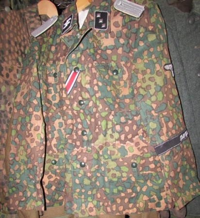 ナチスドイツ軍　武装SSアドルフ・ヒトラー師団少尉ドット軍服　レプリカ