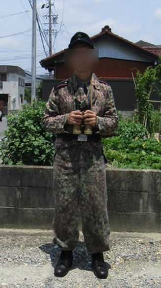 ナチスドイツ武装SS軍服でコスプレを!!!