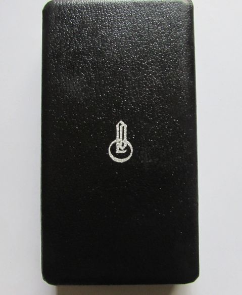 ナチスドイツ軍柏葉剣付き騎士十字章、レプリカ、ケース付き | ナチス