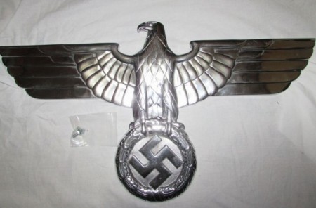 ナチスドイツ巨大な金属鷲章、レプリカ