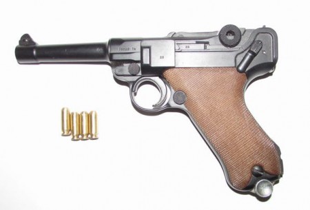 ナチスドイツ軍　ルガーP08モデルガン　新同品