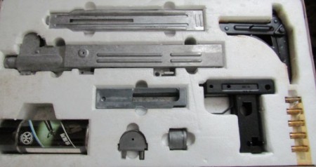 西ドイツ軍　UZIサブマシンガン　マルシン製組み立てキット　新品