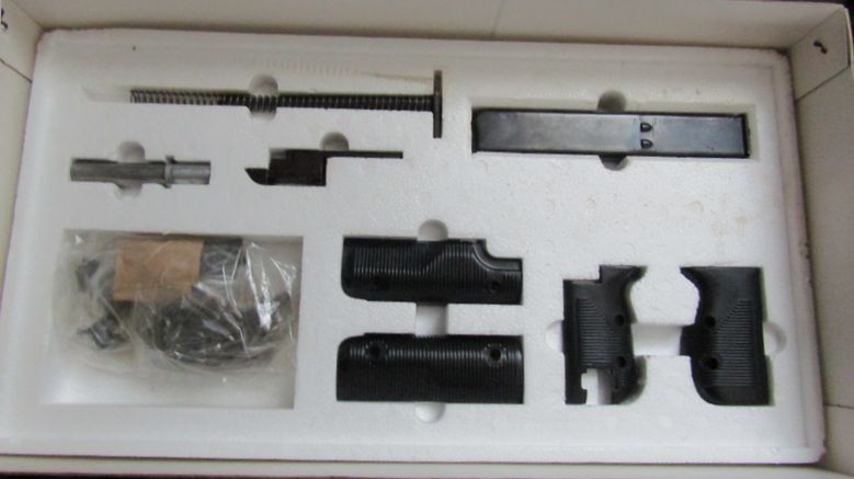 西ドイツ軍　UZIサブマシンガン　マルシン製組み立てキット　新品