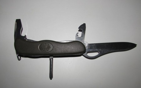 BWドイツ軍　最新型ツールナイフ　ビクトリノックス　新品