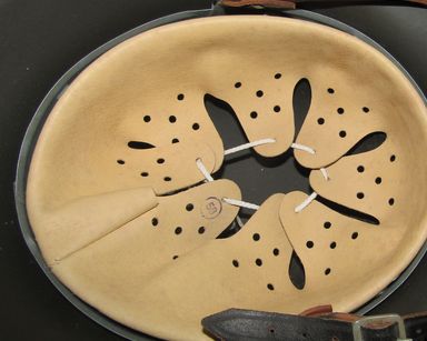 ナチスドイツ軍　M42ヘルメット　実物リペイント