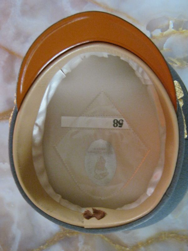 ツバ革製　ドイツ軍将校用制帽ミヒャエルヤンケ社製　精巧レプリカ極上品　ドイツ輸入 Amazon.co.jp: ヤンケ社 WW2ドイツ軍将校制帽レプリカ, グレー