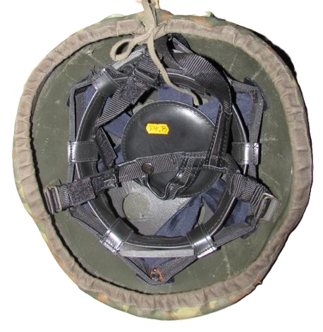 BWドイツ軍代用　NATOポーランド軍ケブラーヘルメット、中古、良品