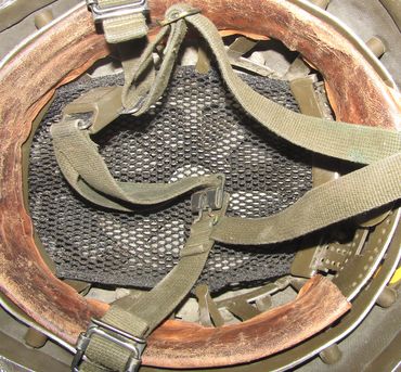 BWドイツ軍　ケブラーヘルメット　中古